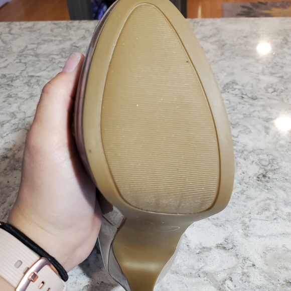 Nude Chinese Laundry Wonder Platform Pumps - Picture 3 of 3